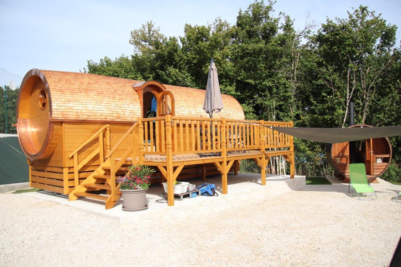 L'Insolite Jurassienne Dompierre-sur-Mont ภายนอก รูปภาพ
